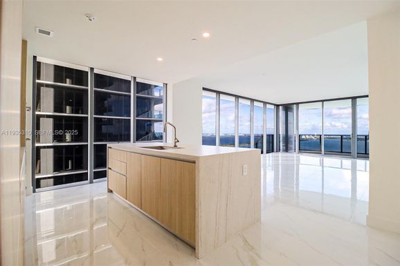 700 NE 24 St # 4201, Miami FL 33137