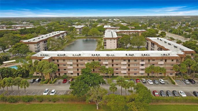 4930 E Sabal Palm Blvd # 306, Tamarac FL 33319