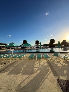 300 Bayview Dr # 509, Sunny Isles Beach FL 33160