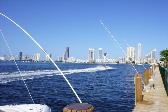 3745 NE 171st St # 7, North Miami Beach FL 33160