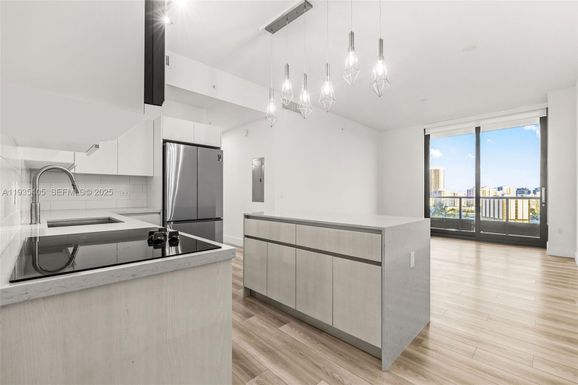 101 Diplomat Pkwy # 0606, Hallandale Beach FL 33009