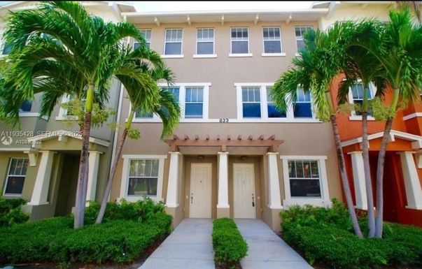 833 Millbrae Ct # 5, West Palm Beach FL 33401