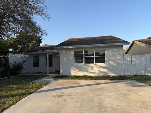 16227 SW 305th St, Homestead FL 33033