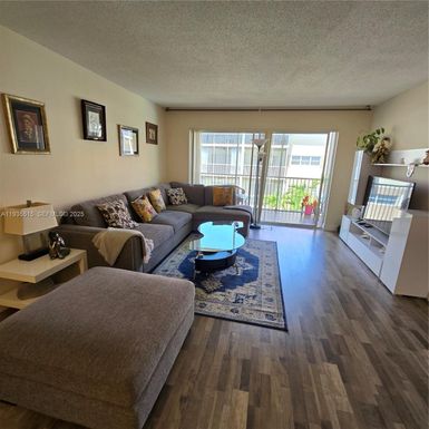 2097 S Ocean Dr # 304, Hallandale Beach FL 33009