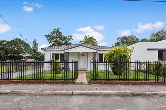 400 NW 47th St, Miami FL 33127