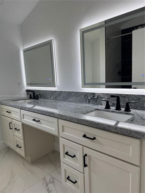 1090 SE 6th Ave, Dania Beach FL 33004