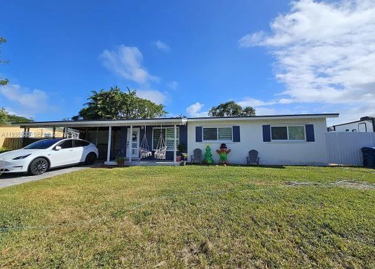 19741 Eagle Nest Rd, Cutler Bay FL 33157