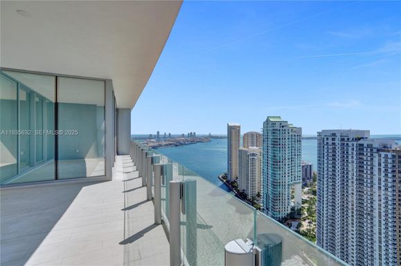 300 Biscayne Boulevard Way # 3704C, Miami FL 33131