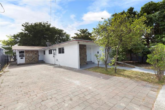 26 NW 34th Ter # 26, Miami FL 33127