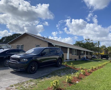 5904 SW 27th St, West Park FL 33023