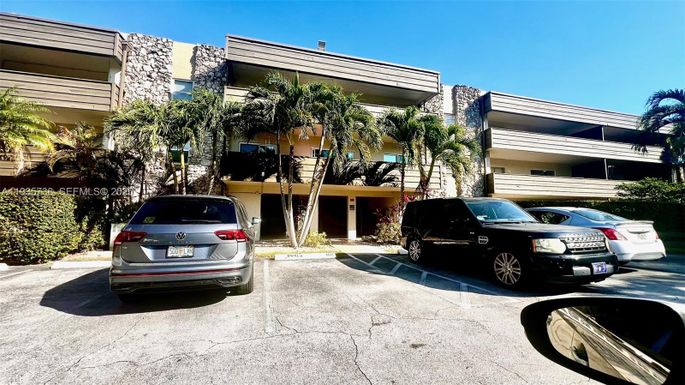 8325 SW 72nd Ave # 112C, Miami FL 33143