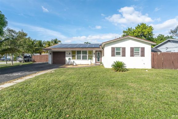 6841 NW 7th Ct, Margate FL 33063