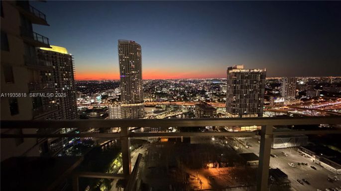 92 SW 3rd St # 3607, Miami FL 33130