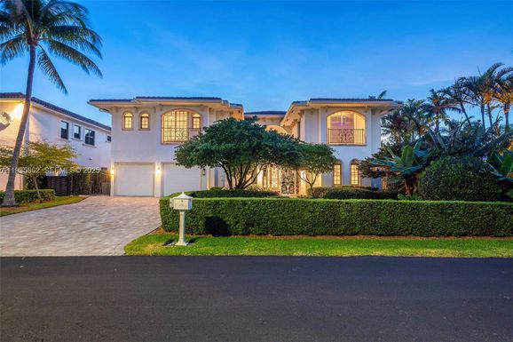 636 PALM DRIVE, Hallandale Beach FL 33009