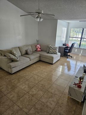 2900 S University Dr # 9205, Davie FL 33328