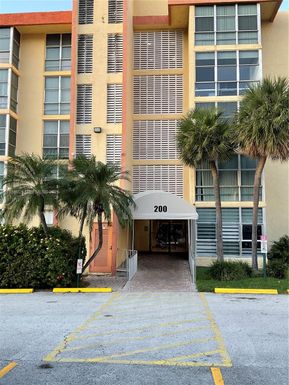200 172nd St # 520, Sunny Isles Beach FL 33160