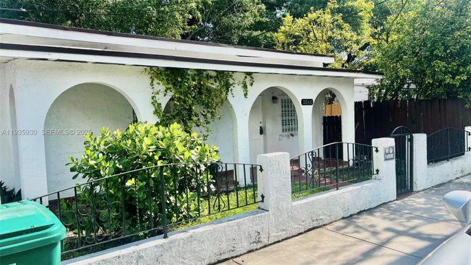 3560 SW 25th Ter Rear, Miami FL 33133