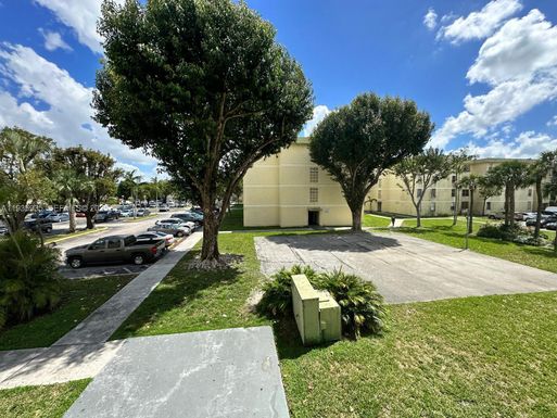1875 W 56th St # 301, Hialeah FL 33012