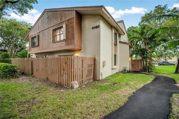 11483 SW 109th RD # 2E, Miami FL 33176