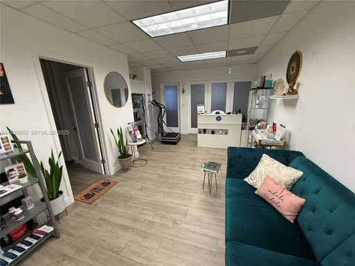 717 Ponce De Leon Blvd # 206, Coral Gables FL 33134