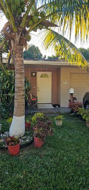 4712 NW 50th Ct, Tamarac FL 33319