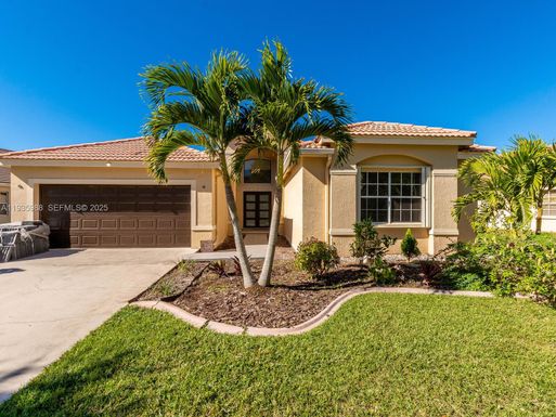 381 Cameron Dr, Weston FL 33326