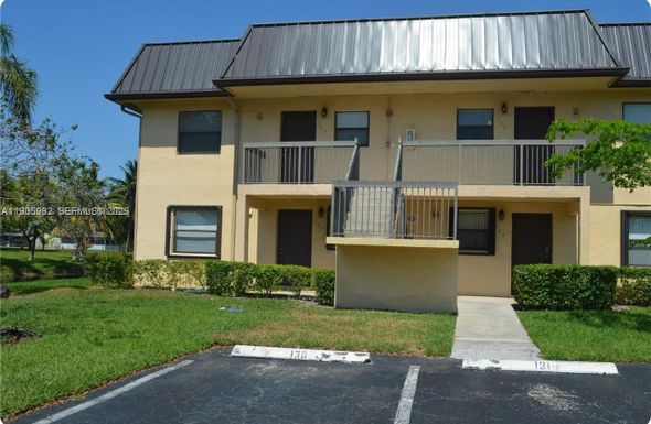 173 NW 93rd Ave # 201, Pembroke Pines FL 33024