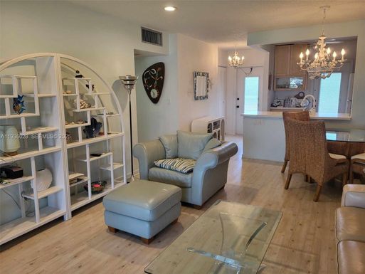 4701 NW 34th St # 604, Lauderdale Lakes FL 33319