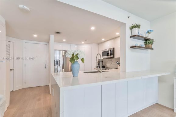 701 Brickell Key Blvd # 808, Miami FL 33131