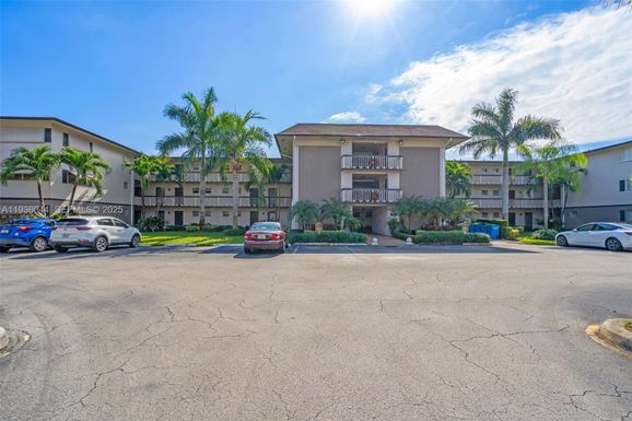 4900 Washington St # 202, Hollywood FL 33021