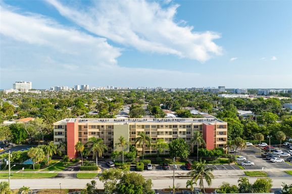 2400 NE 10th St # 203, Pompano Beach FL 33062