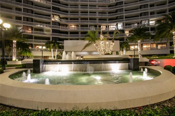 1000 W Island Blvd # 2906, Aventura FL 33160