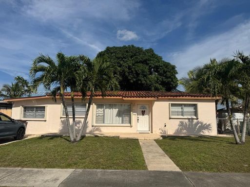 451 W 30th Pl, Hialeah FL 33012