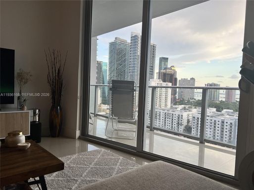 1010 SW 2nd Ave # 1702, Miami FL 33130