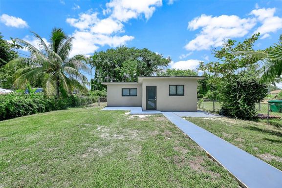 8280 NW 5th Ave, Miami FL 33150