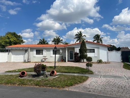 17841 NW 84th Ct, Hialeah FL 33015