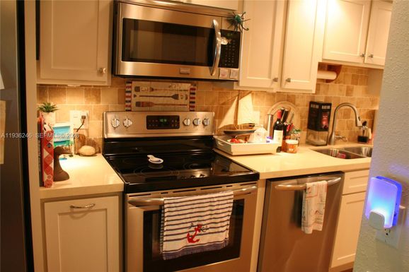 87200 Overseas Hwy # N2, Plantation Key FL 33036