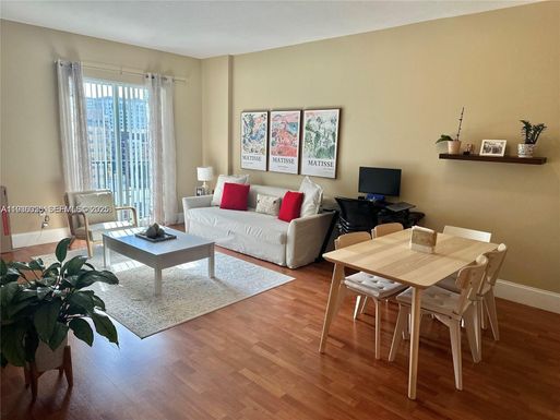 10 Aragon Ave # 818, Coral Gables FL 33134