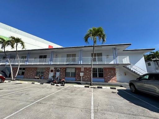 7851 Dunham Blvd # 5, Miami FL 33138
