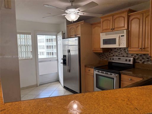1750 NE 191st St # 4, Miami FL 33179