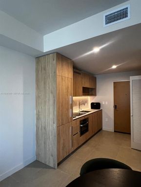 11 NE 6th Street # 2113, Miami FL 33132