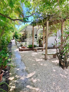 2538 SW 11th St # 2, Miami FL 33135