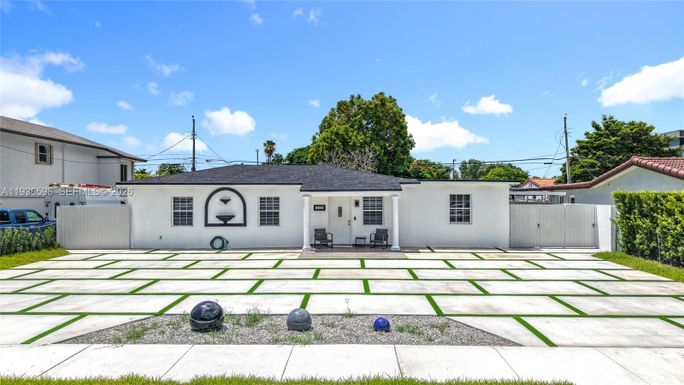 7410 SW 39th St, Miami FL 33155