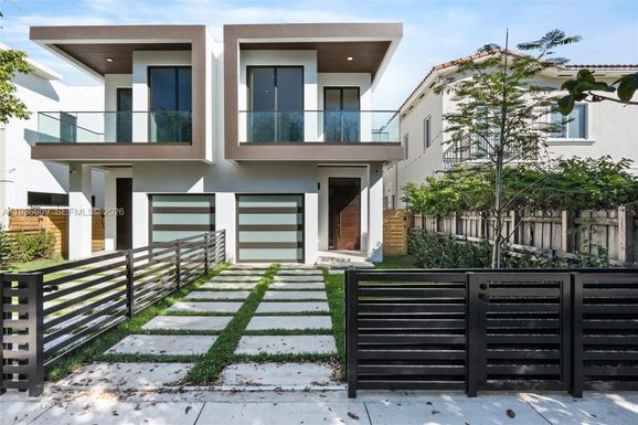 1247 SW 13th Ave, Miami FL 33135