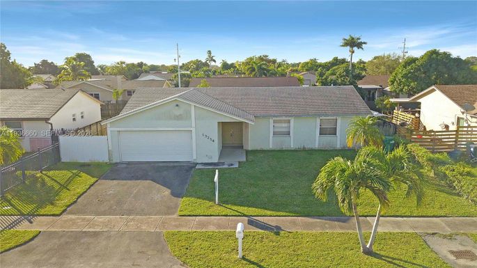 13254 SW 255th Ter, Homestead FL 33032