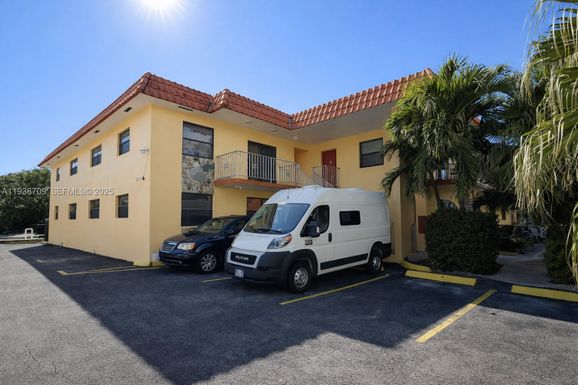 3522 NE 166th St # 7, North Miami Beach FL 33160