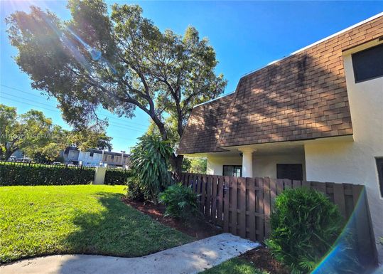 121 San Remo Blvd # 121, North Lauderdale FL 33068