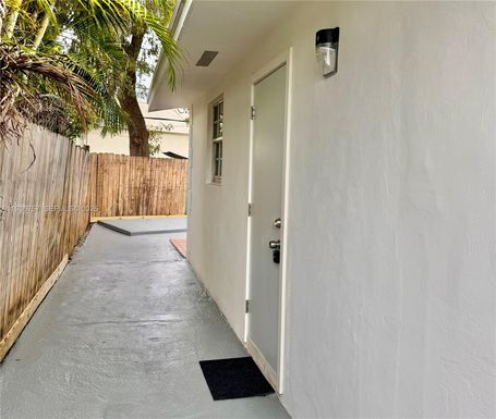 50 Flagami Blvd # B, Miami FL 33144