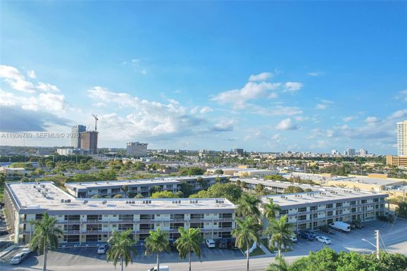 270 Layne Blvd # 305, Hallandale Beach FL 33009