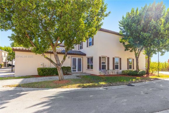 16789 SW 96th St, Miami FL 33196